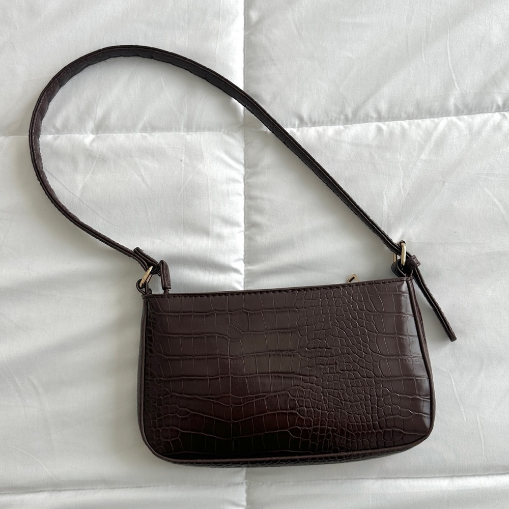 Brown shoulder bag - super cute! 🤎